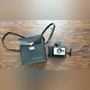 Polaroid Square Shooter 2 Vintage Camera with Original Case and Instructions